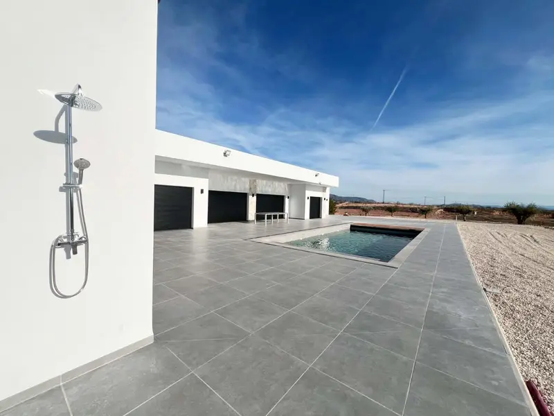 Chalet en venta en Novelda, Alicante
