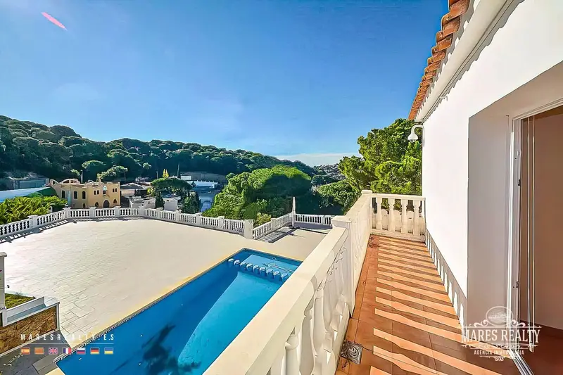 Chalet en venta en Cala Canyelles Lloret de Mar