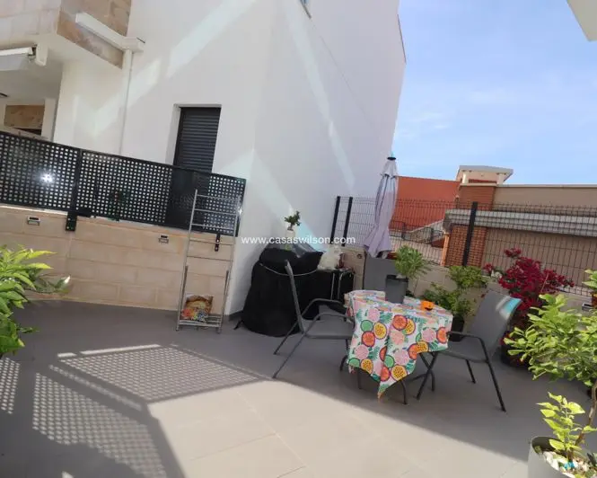 Villa en Venta 3 Dormitorios 3 Baños Gran Solarium