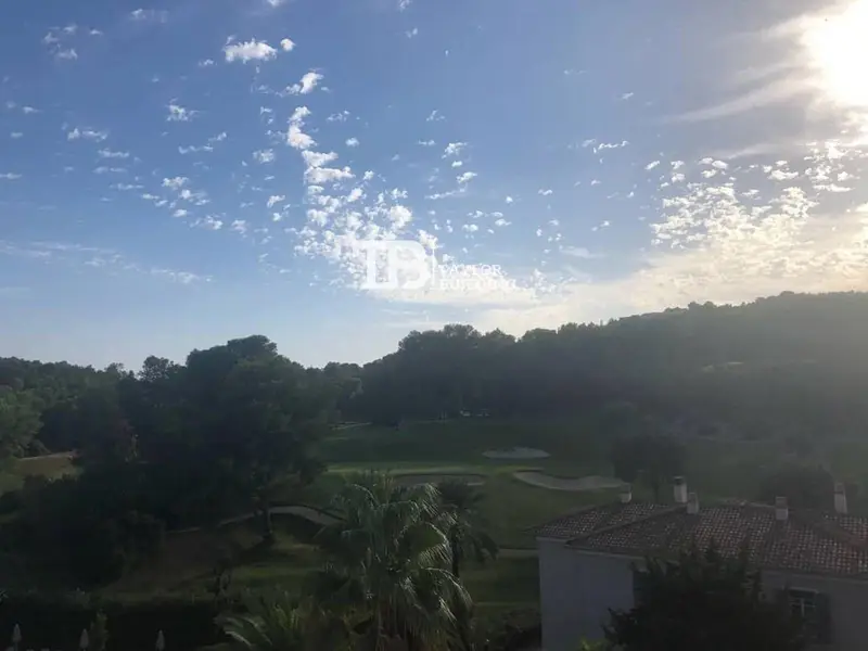 Ático en Venta en Mallorca: Lujo, Golf y Relax