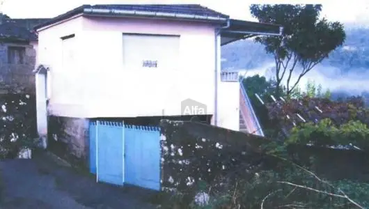 Casa Rural en Padrenda con Viñedo y 5 Parcelas