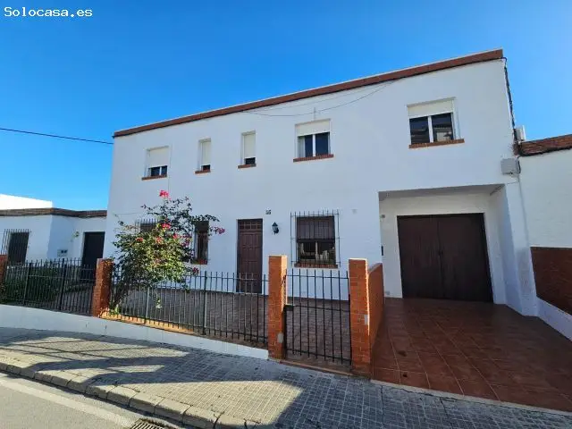 Casa Independiente con 7 Habitaciones en el Centro