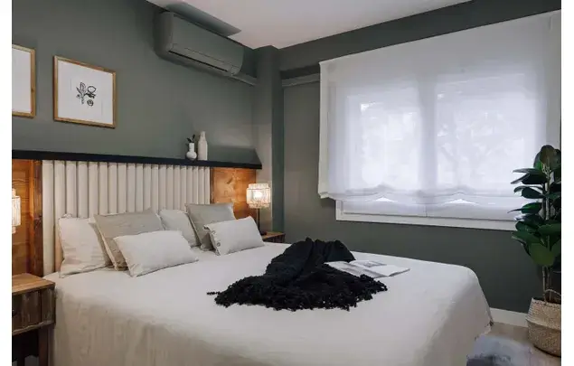 Rent 5 bedroom apartment of 100 m² in Barcelona