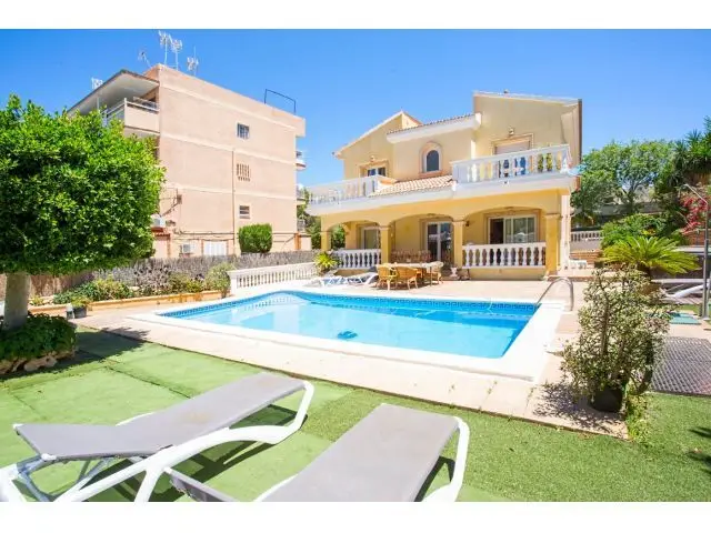 Casa en Palmanova con Piscina y Jacuzzi 6 Dormitorios