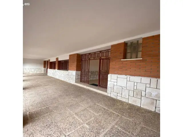 Chalet Independiente en Montalbo Carretera Madrid Valencia