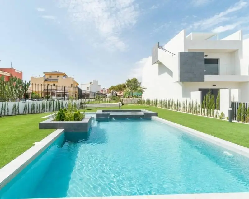 Venta Apartamentos 2 y 3 Dormitorios Los Balcones Torrevieja