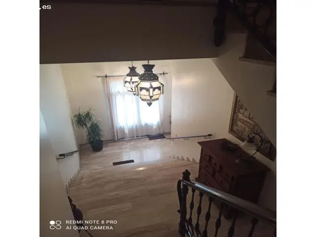 Magnifica Casa con Garaje Nave y Local Comercial