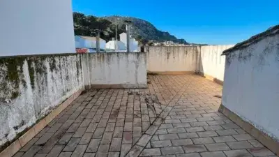 Chalet en venta en Estepa: Casa d	plex con cochera y terraza