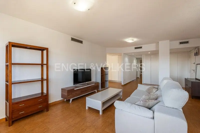 Apartamento en Alquiler Ciutat Jardi Valencia Reformado Amplio Luminoso