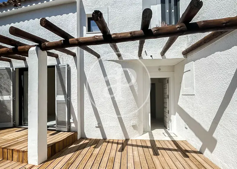 Casa adosada en Bendinat, Mallorca: 3 dormitorios, piscina y reformada