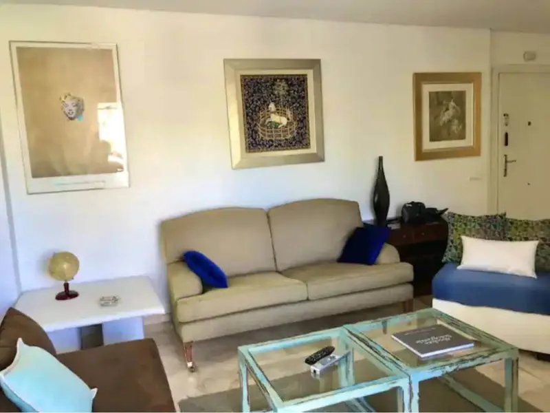 Apartamento en Sotogrande con Vistas al Canal