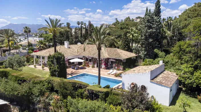 Villa de Lujo 4 Dormitorios en Las Chapas