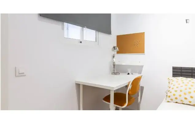 Rent 5 bedroom apartment in l'Hospitalet de Llobregat