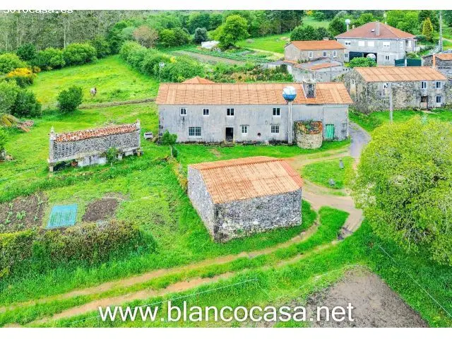 Casa de Piedra para Reformar 24400m2 Terreno 3 Alpendres