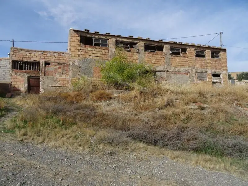 Parcela Rustica con Almacenes en Venta