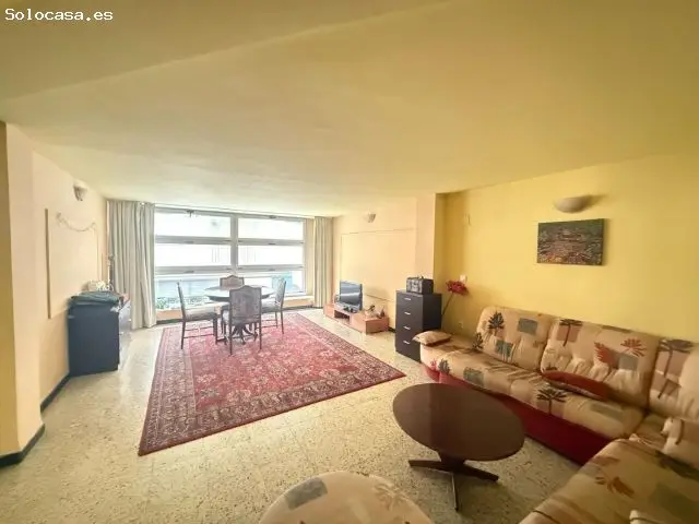 Local Comercial con Vivienda en Roses Cerca de la Playa