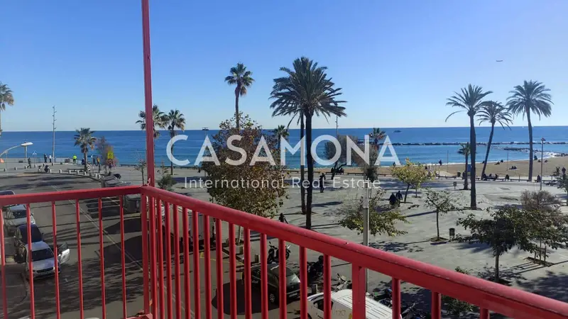 Apartamento en Barceloneta con Vistas al Mar a Reformar