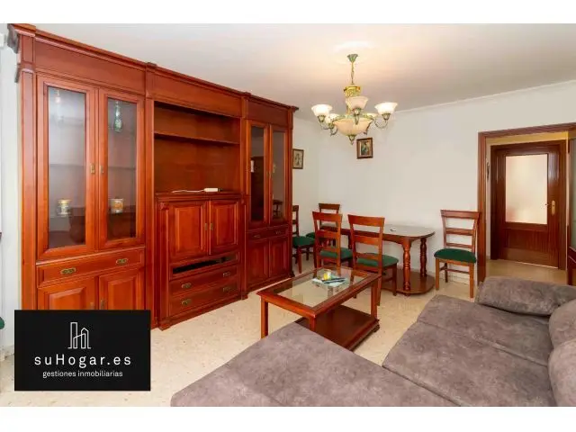 Alquiler Piso Seminuevo Amueblado 89m2 Cercano Centro Badajoz