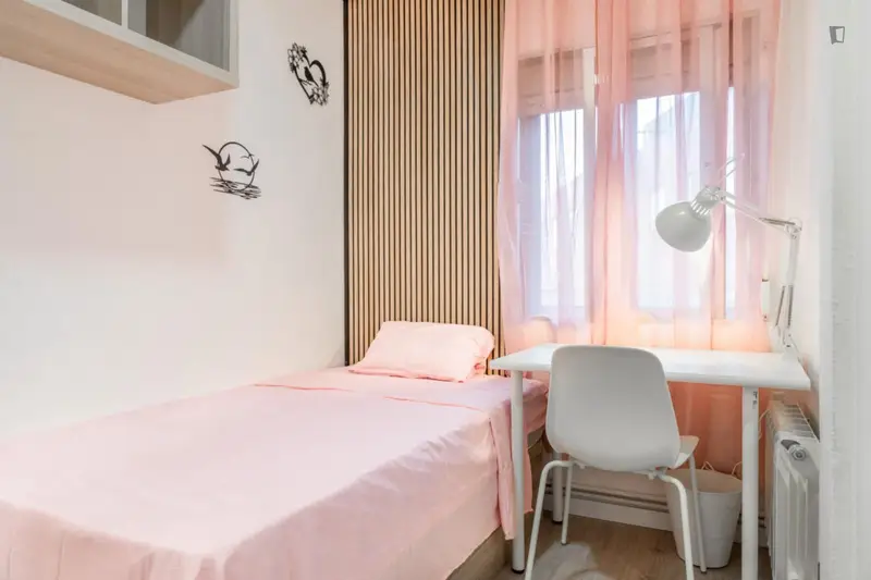 Habitacion Individual para Mujeres menores de 45 años