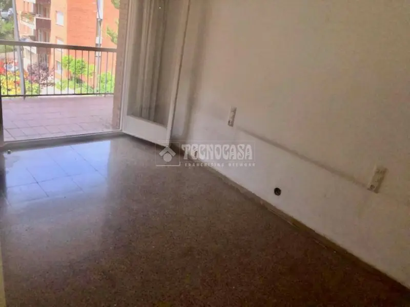 Piso en venta en Gracia 107m2 con terraza a reformar