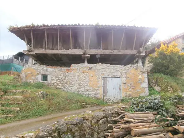 Casa con Horreo y Finca en Candamo Asturias