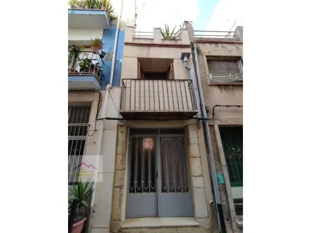 Casa de Pueblo Centro 111m2 Reforma Parcial