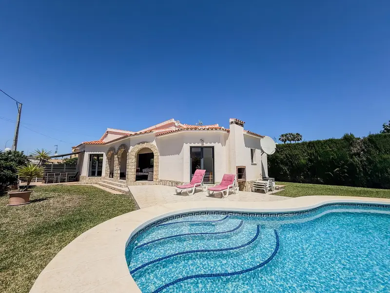 Villa de Lujo en Denia 3 Dormitorios Cerca de la Playa