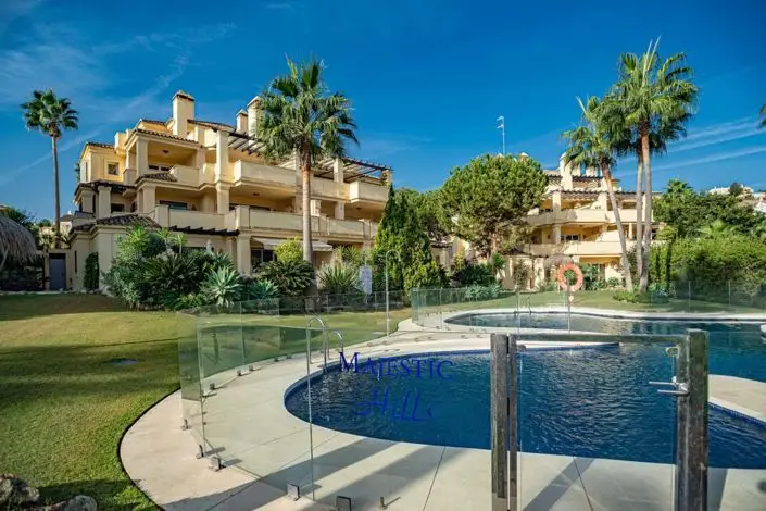 Apartamento 4 Dormitorios Casares Costa