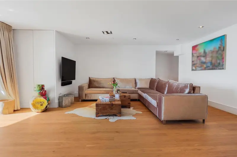 Apartamento de Lujo en Marina Botafoch con Amarre para Barco