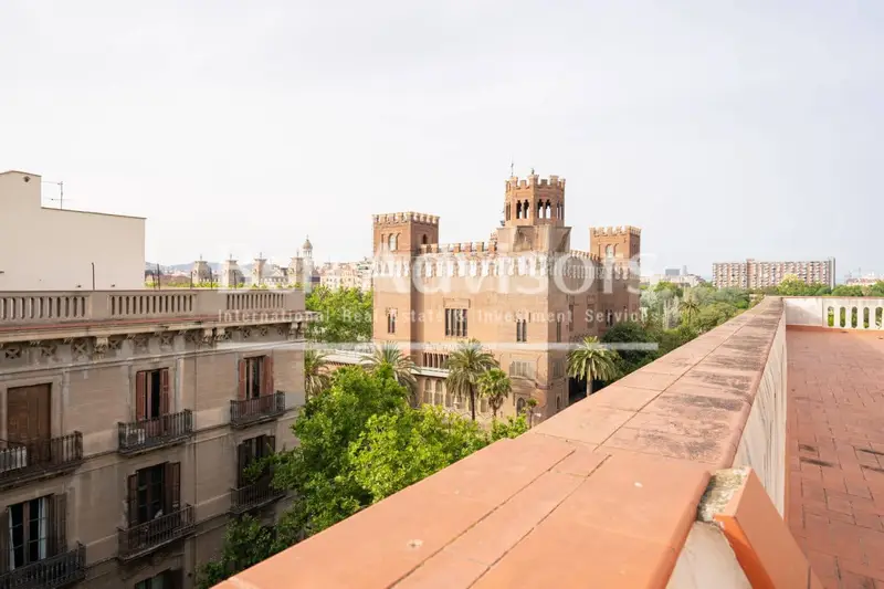 Atico de Lujo en El Born Barcelona 125m2 2 Terrazas Vistas Impresionantes