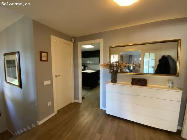 Dúplex Reformado en Port Llavaneres con Terraza y Piscina