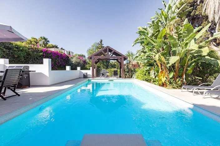 Villa 5 Dormitorios Marbella El Rosario Piscina Privada