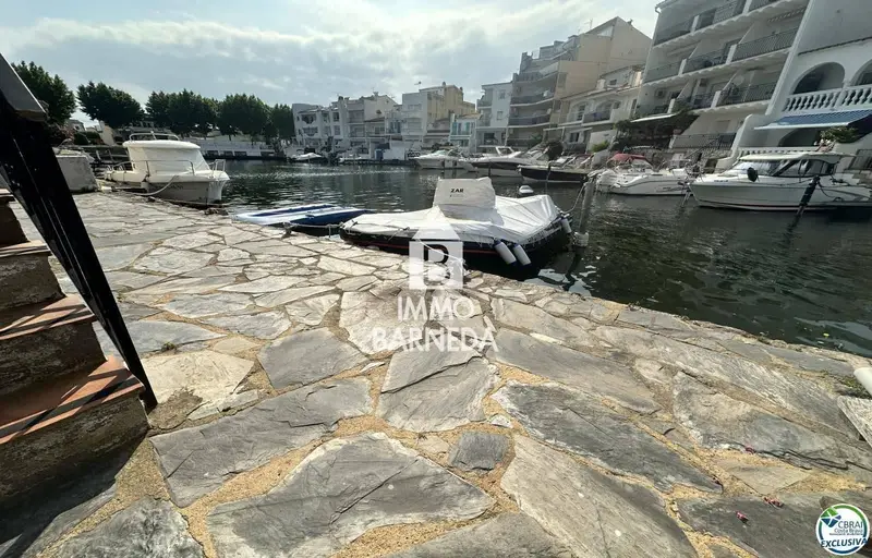 Apartamento en Puerto Banyuls Empuriabrava con Amarre Privado