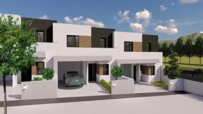 Chalets Adosados en Heras: 3 Dormitorios, 2 Ba	nos, Parcelas Privativas