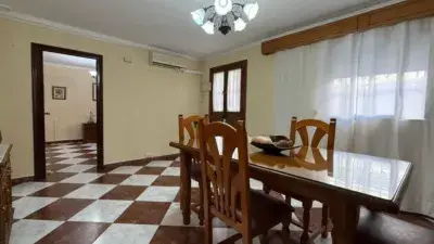 Casa adosada 6 habitaciones en zona rural
