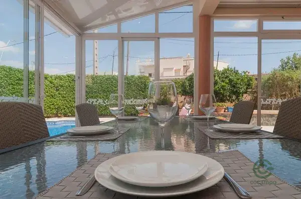 Casa Moderna con Piscina en Mas Matas Roses