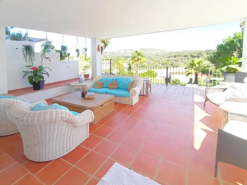 Villa de Lujo en Sotogrande 5 Dormitorios Piscina Privada Garaje