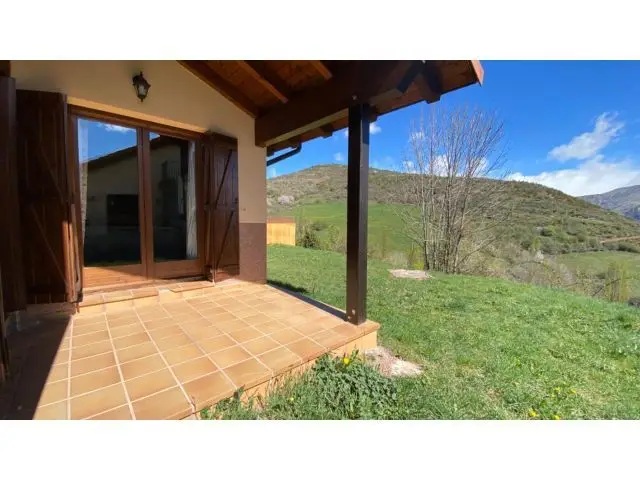 Casa con Jardín en Neril Pirineo Aragonés