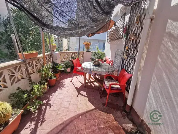 Gran Atico con Solarium y Vistas Despejadas