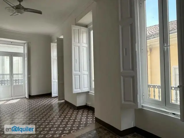Piso 3 habitaciones Plaza Virgen Valencia