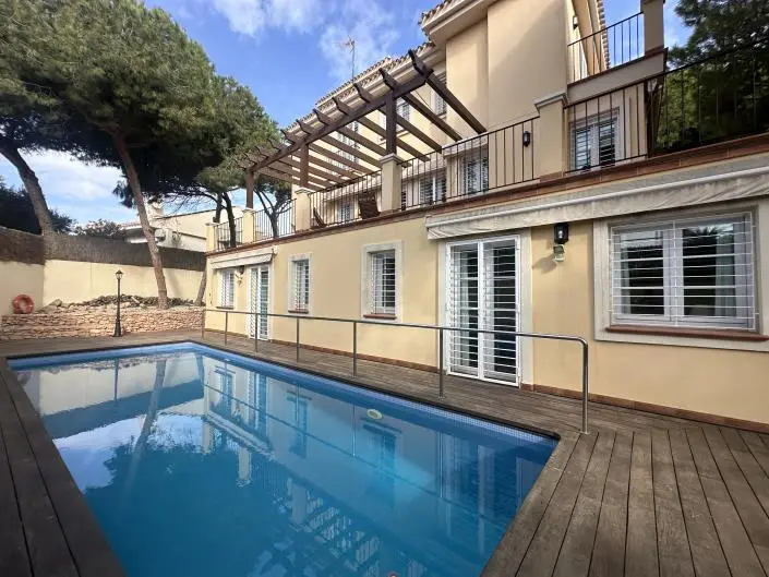 Villa de Lujo en La Manga 6 Dormitorios con Piscina