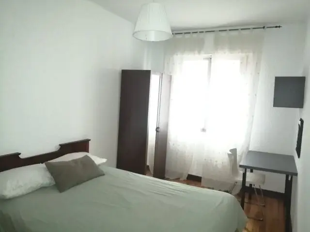 Habitacion Alquiler Etxebarri Cerca Metro Y Tren