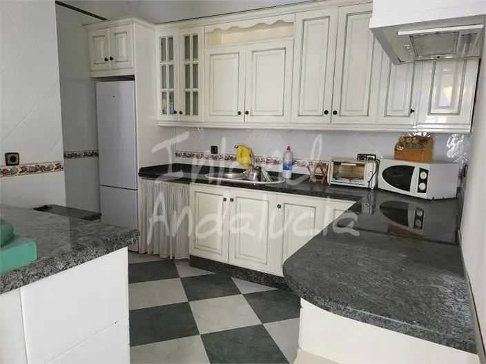 Casa en Casariche con Apartamento y Terraza