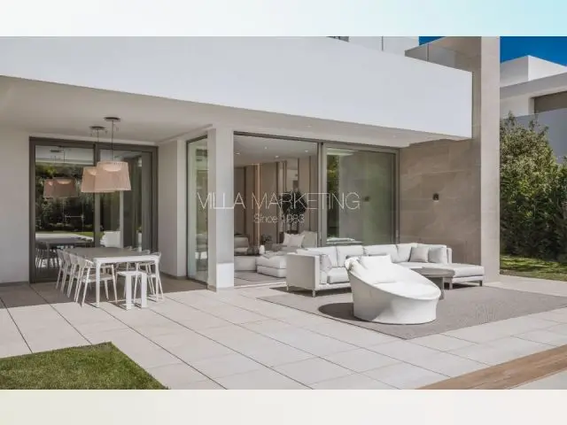 Casa Villa 5 Dormitorios Lujo El Paraiso Estepona