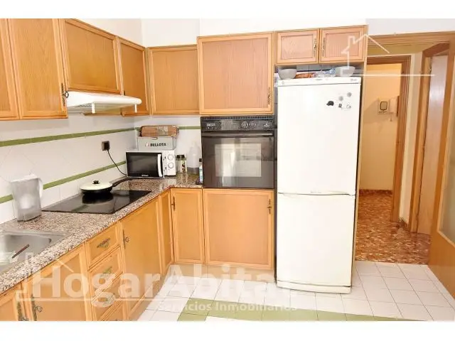 Amplio piso exterior con balcon y ascensor 4 dormitorios 2 baños