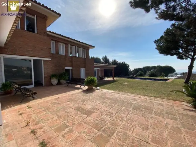 Casa de Lujo en Cabrera de Mar con Vistas al Mar