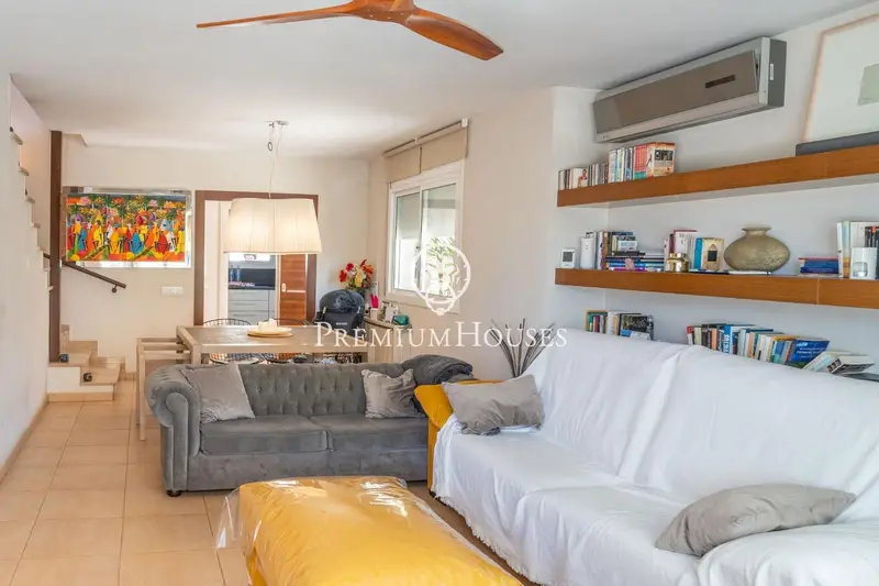 Adosado en Sitges con Piscina y Jardín