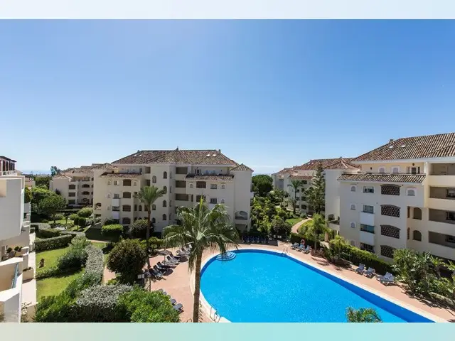 Piso de 2 Dormitorios en venta Elviria, España
