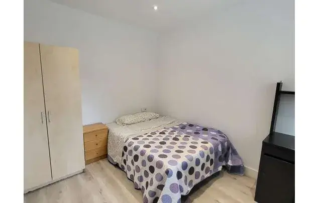 Apartamento 3 Dormitorios Montcada i Reixac Amueblado Wifi