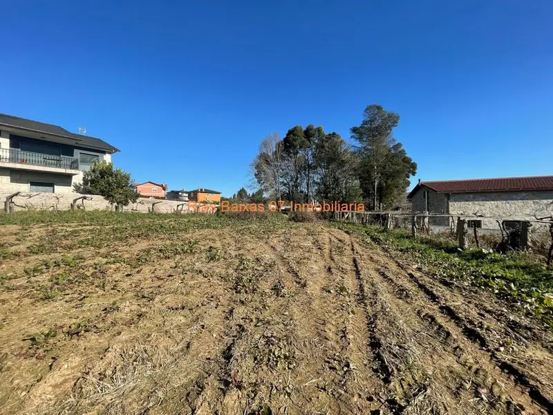 Venta Solar Luminoso Torneiros O Porriño 1446m2 Garaje Agua